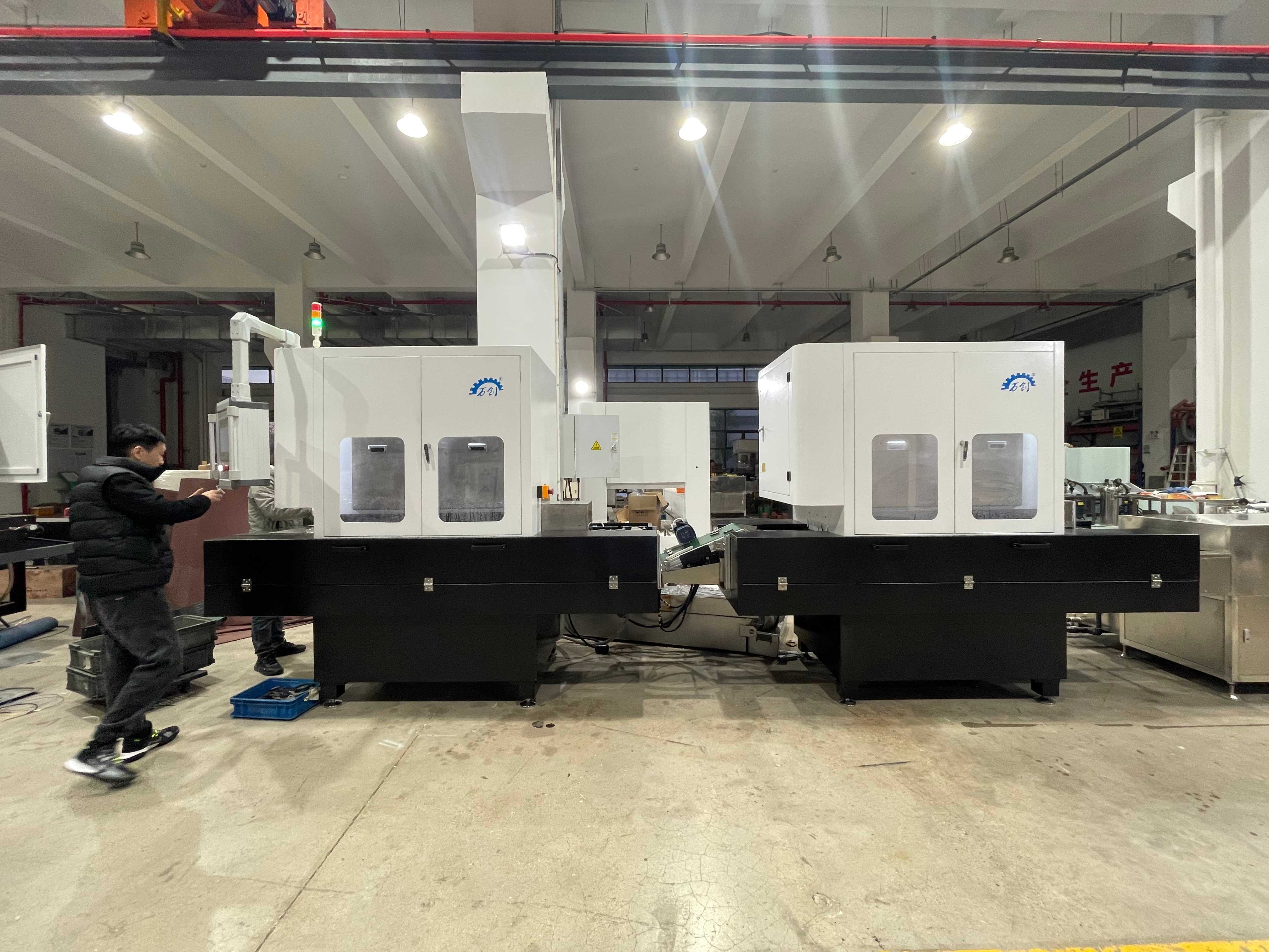 自動翻面雙面去毛刺機(真空吸附型)